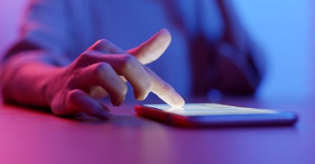 Fonoholizm (uzależnienie od telefonu) - objawy, skutki, leczenie