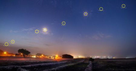 7 planet i Księżyc na jednym zdjęciu nieba. Taka szansa długo się nie powtórzy