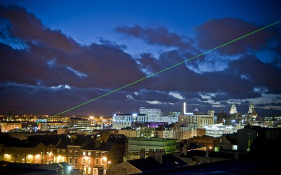 Muzea wcale nie są nudne: niezwykły pokaz laserów w Liverpoolu