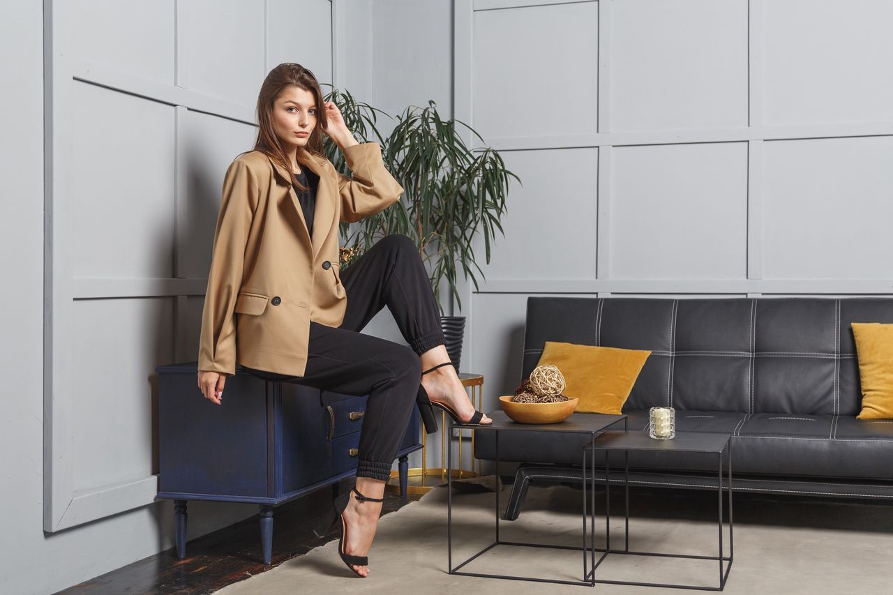 Spodnie dresowe w sportowych total lookach - zobacz najwygodniejsze stylizacje tego sezonu!