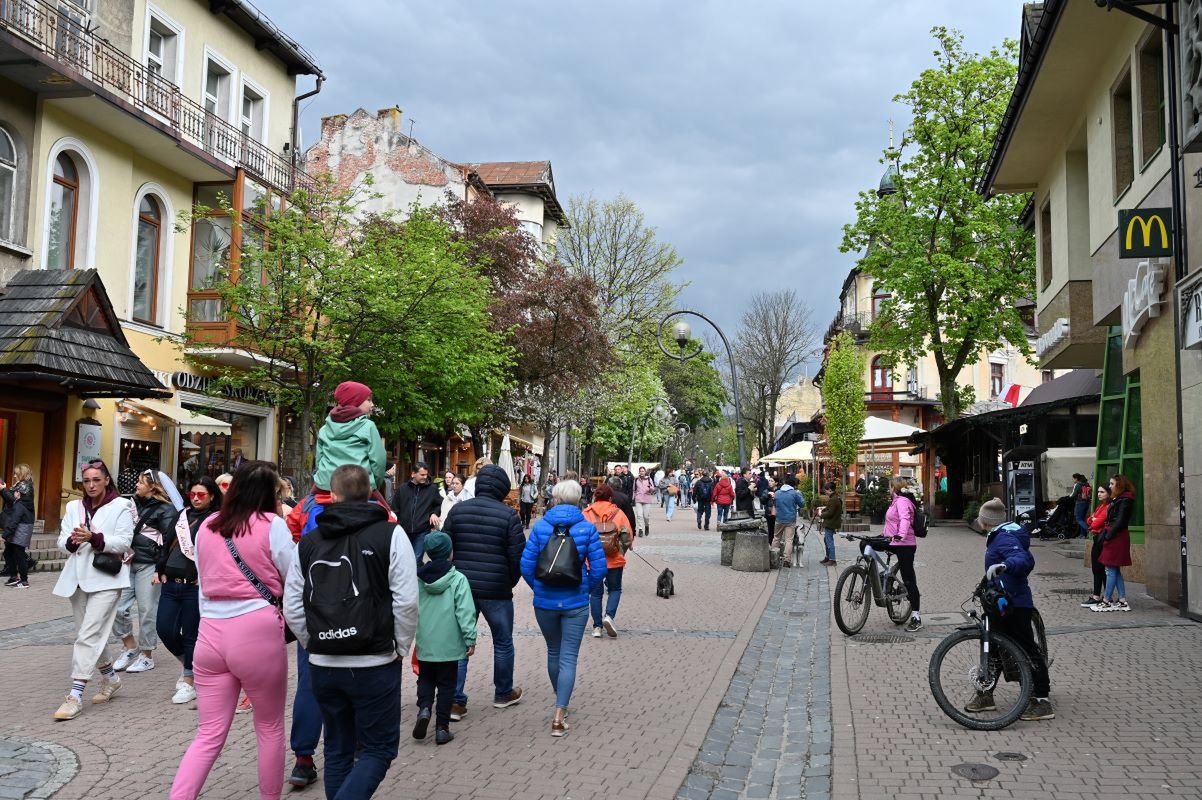 Wielkanoc w Zakopanem kusi turystów. Branża patrzy na ceny paliw
