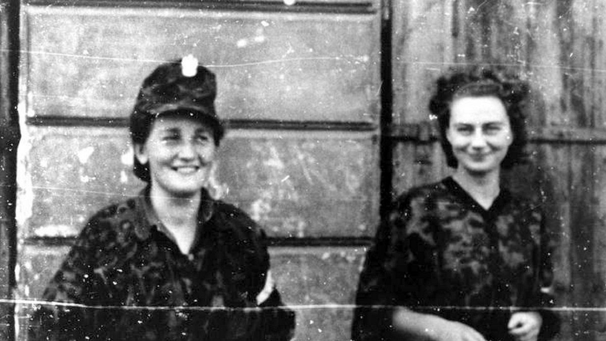 Łączniczki Armii Krajowej w czasie Powstania Warszawskiego