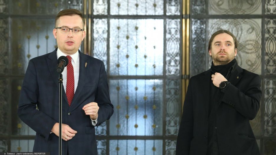 Posłowie Konfederacji skomentowali akcję służb w domu syna Mariana Banasia