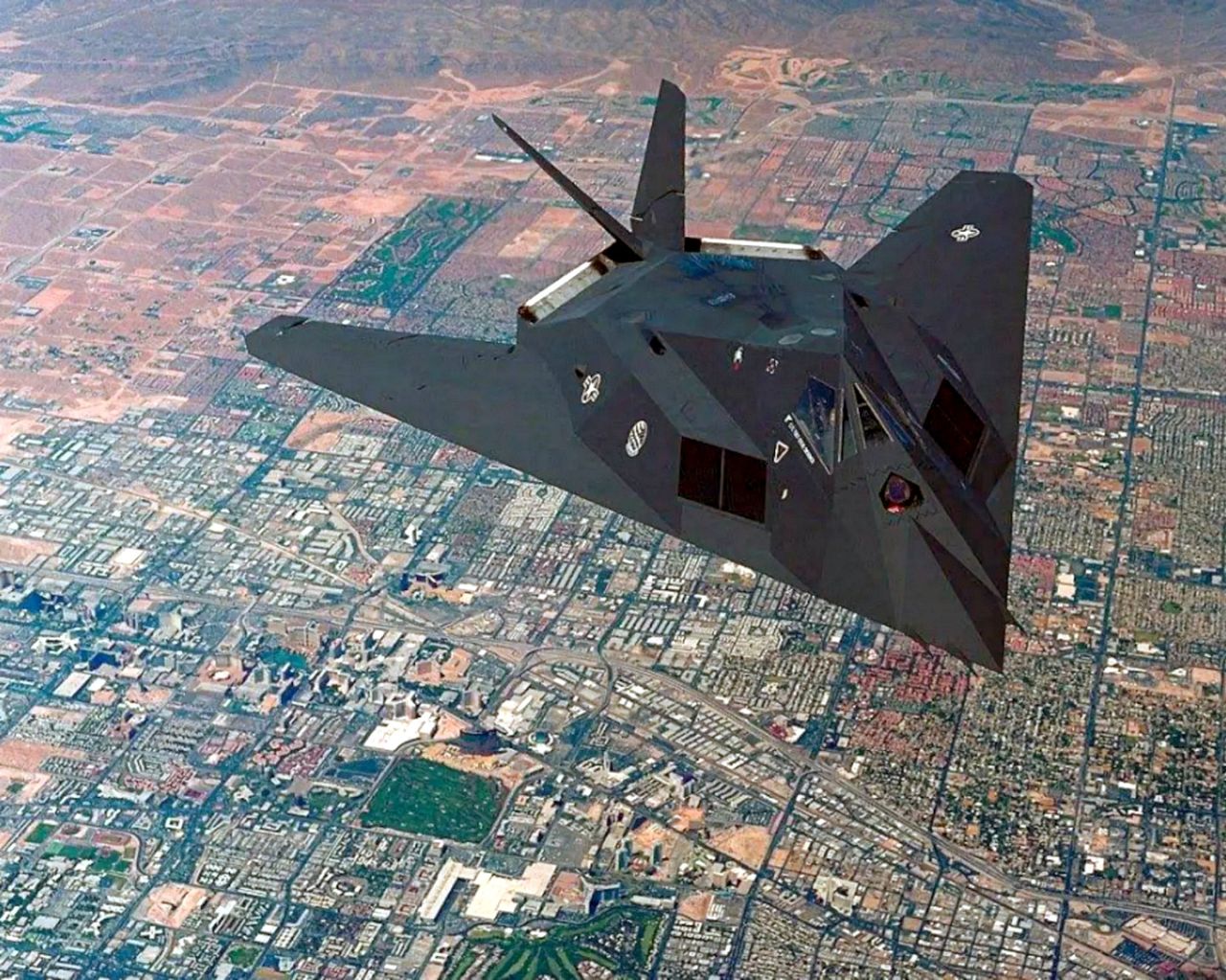 F 117. F 117 стелс. F-117 Nighthawk. Истребитель стелс f-117. Lockheed f-117 Nighthawk.