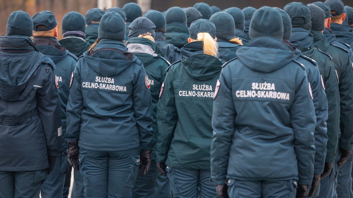 Funkcjonariusze KAS zatrzymali trzy osoby 