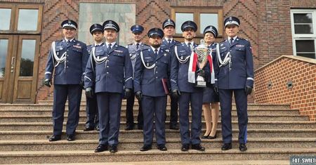 Policjanci z Ostrowca trzecim najlepszym patrolem w Polsce. Wygrali też kluczową konkurencję