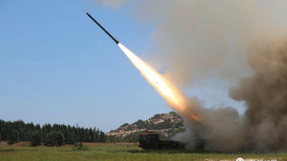 ?wiczenia chi?skiej armii wok�? Tajwanu
(220804) -- NANJING, Aug. 4, 2022 (Xinhua) -- The army of the Eastern Theater Command of the Chinese People's Liberation Army (PLA) on Thursday conducted long-range live-fire drills targeting designated areas on the eastern part of the Taiwan Strait and achieved desired results. (The Eastern Theater Command of the Chinese People's Liberation Army/Handout via Xinhua)
The Eastern Theater Command Army of the Chinese People's Liberat
