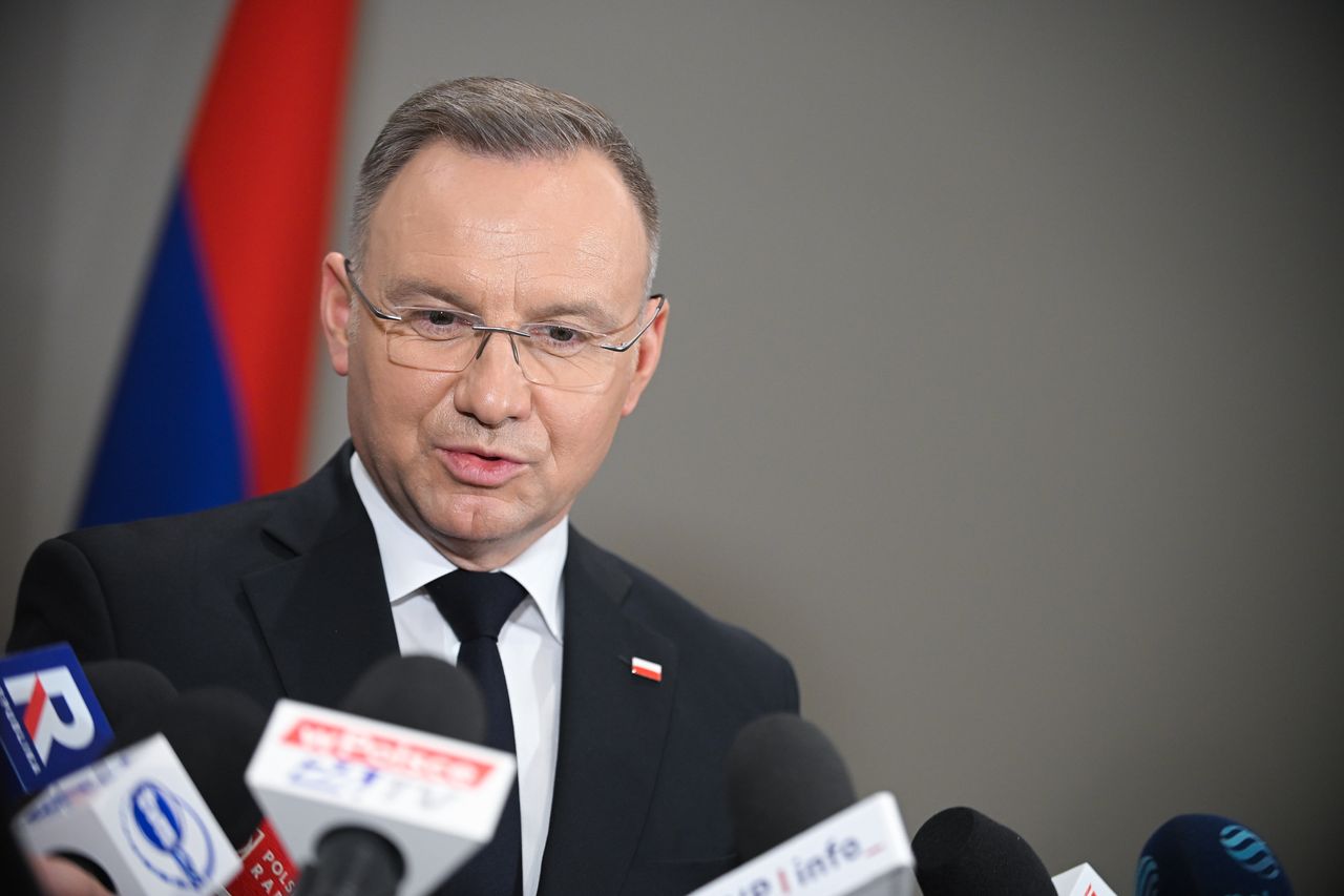 Yeraskh, Armenia, 27.11.2024. Prezydent RP Andrzej Duda podczas wypowiedzi dla mediów w Yeraskh, 27 bm. Polska para prezydencka przebywa z wizytą w Armenii. (aldg) PAP/Marcin Obara