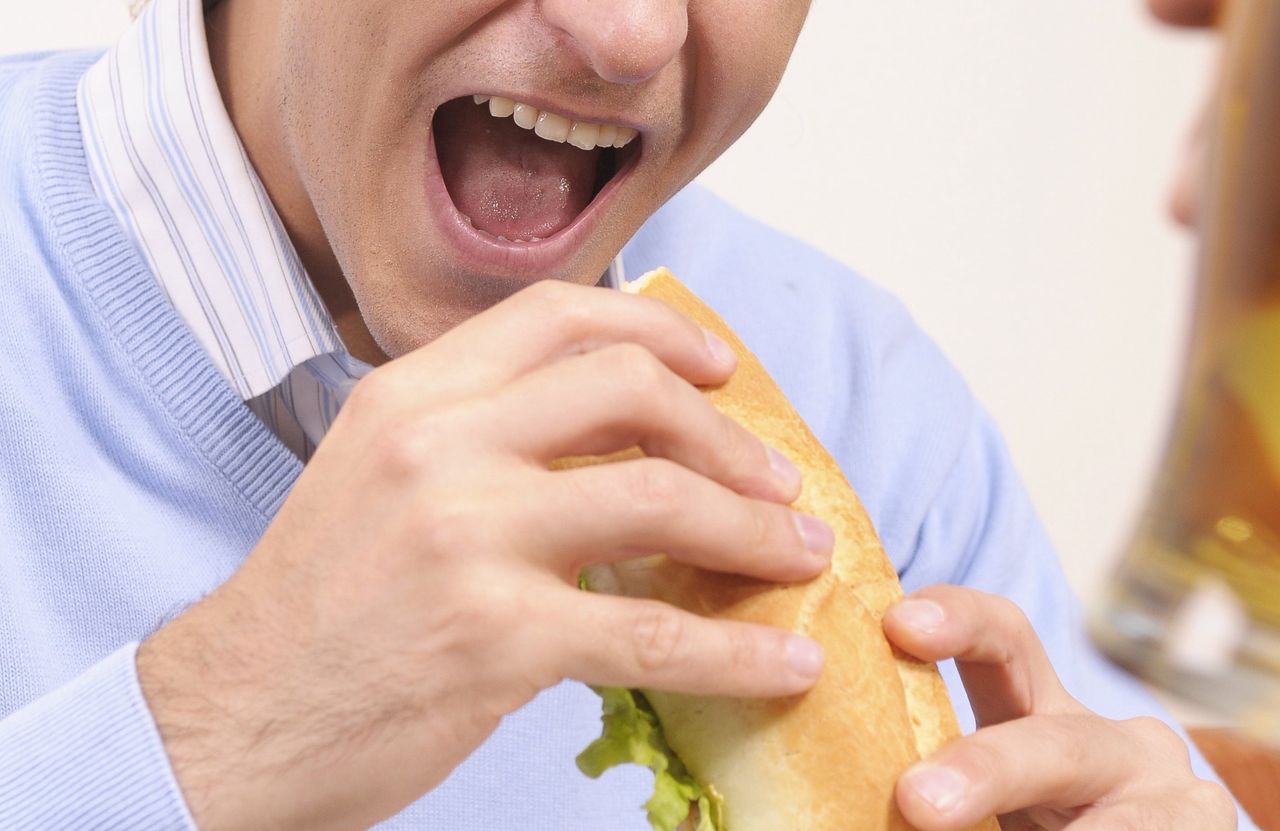 Zatrudniał 200 osób, została połowa z nich. Klientów stracił do cna. Nikt nie martwi się dziś "panem kanapką"