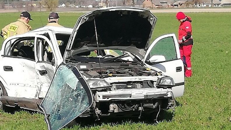 Łódzkie. Nie ustąpiła pierwszeństwa. Jedna osoba nie żyje, 5 jest rannych 