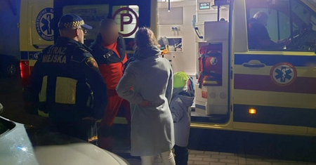 W szkole trwał bal, a 12-latka leżała na chodniku. Nikt nie umiał jej pomóc