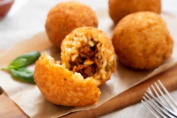 Na andrzejki robię włoskie kulki z mięsem. Więcej sycących przekąsek nie trzeba