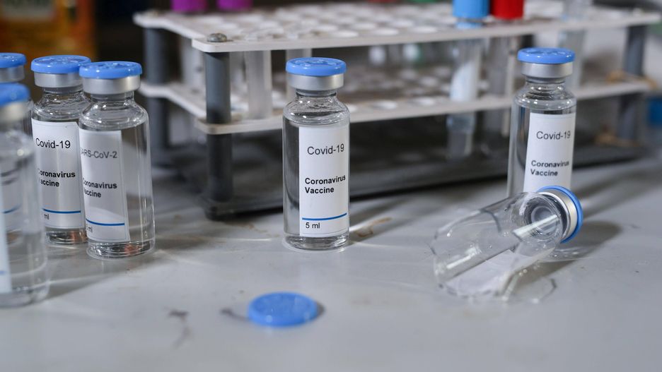 Koronawirus. Wielka Brytania podjęła decyzję ws. szczepionki firmy Pfizer