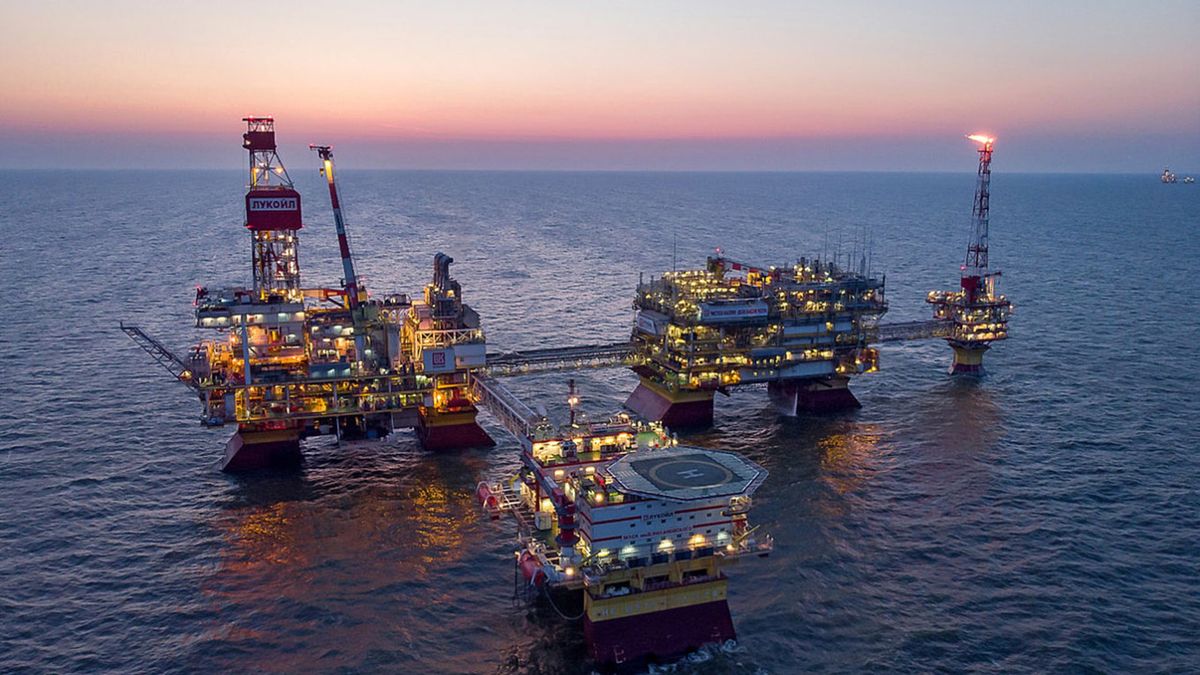 Platforma Lukoil Vladimir Filanovski na Morzu Kaspijskim