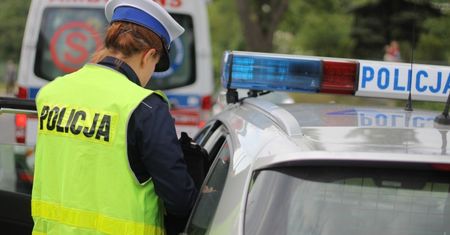 Nie żyje malutki chłopiec! Spędził kila godzin w nagrzanym aucie