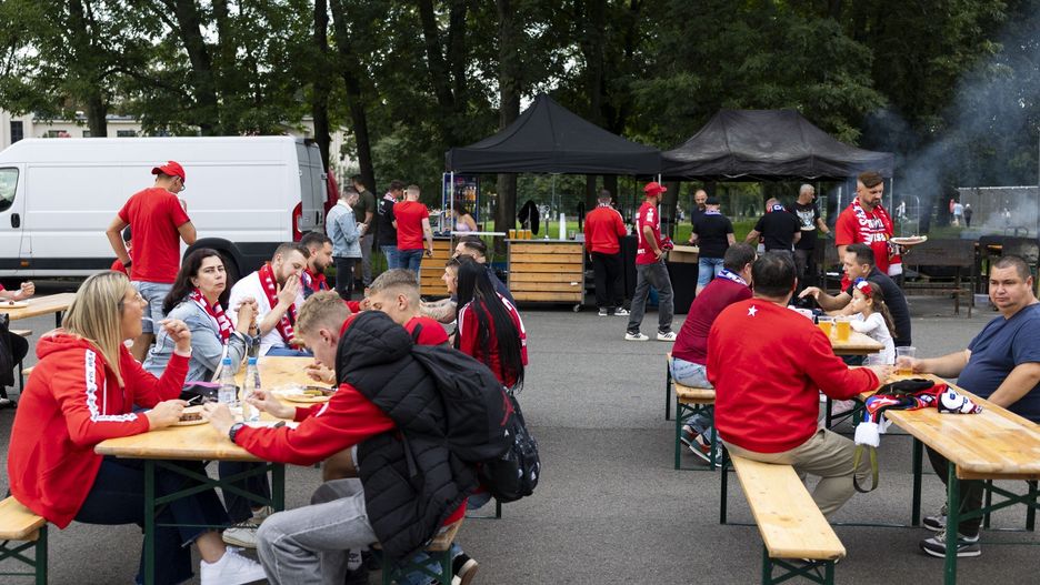 Strefa kulinarna pod stadionem Wisły.