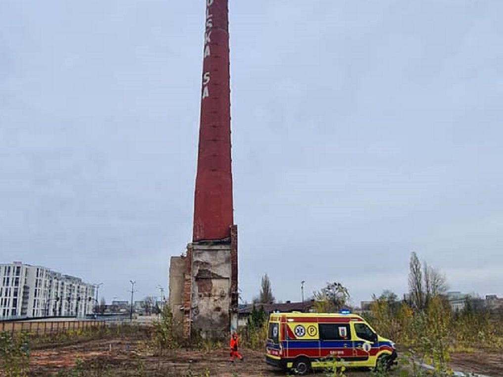 Wszedł na komin. 22-latek wpadł do środka