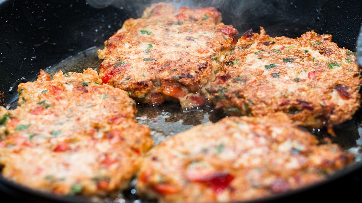 Kotleciki przygotowane z tuńczyka i jajek
