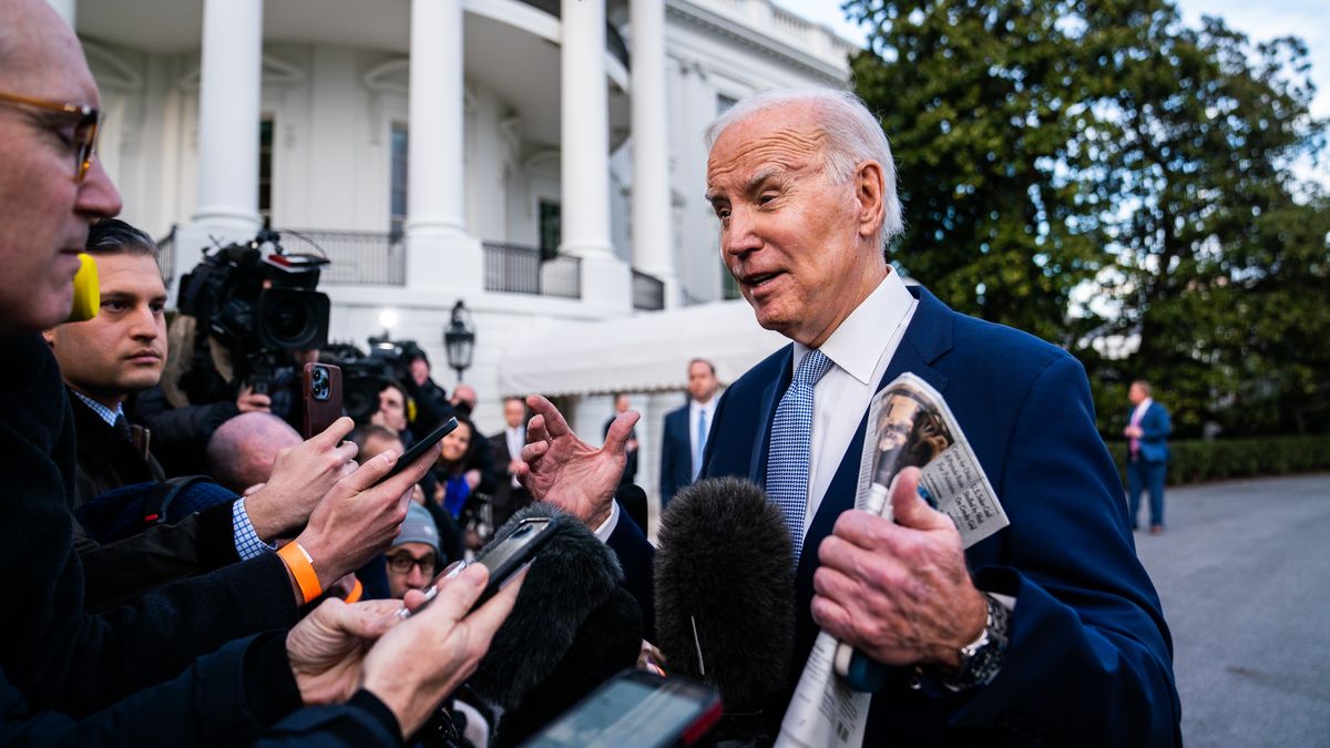 WASHINGTON, DC  February 24, 2023:

US President Joe Biden speaks with the press during his walk to Marine One on the South Lawn of the White House on Friday, February 24, 2023.
(Photo by Demetrius Freeman/The Washington Post via Getty Images)