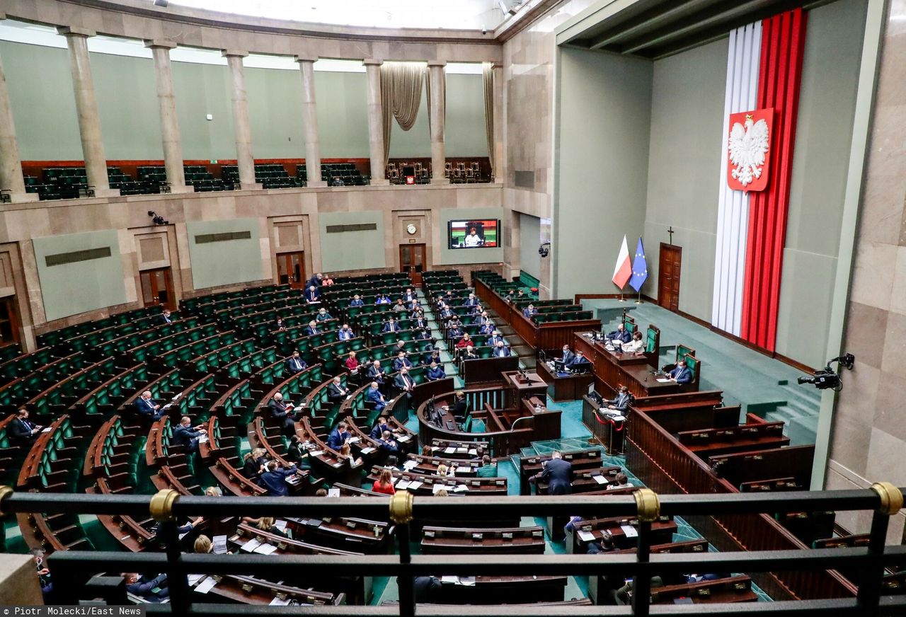 Posłowie latają na koszt państwa. Czyje podróże kosztowały podatników najwięcej?