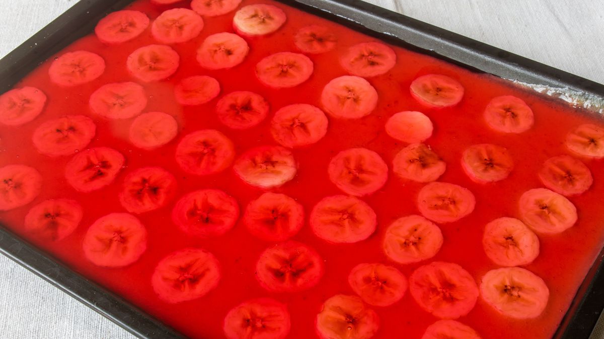 Ciasto Ambasador z galarerką truskawkową 