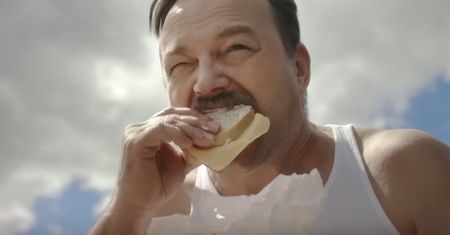 Tak wygląda "klasyczny Janusz" na polskiej plaży? Wideo jest hitem