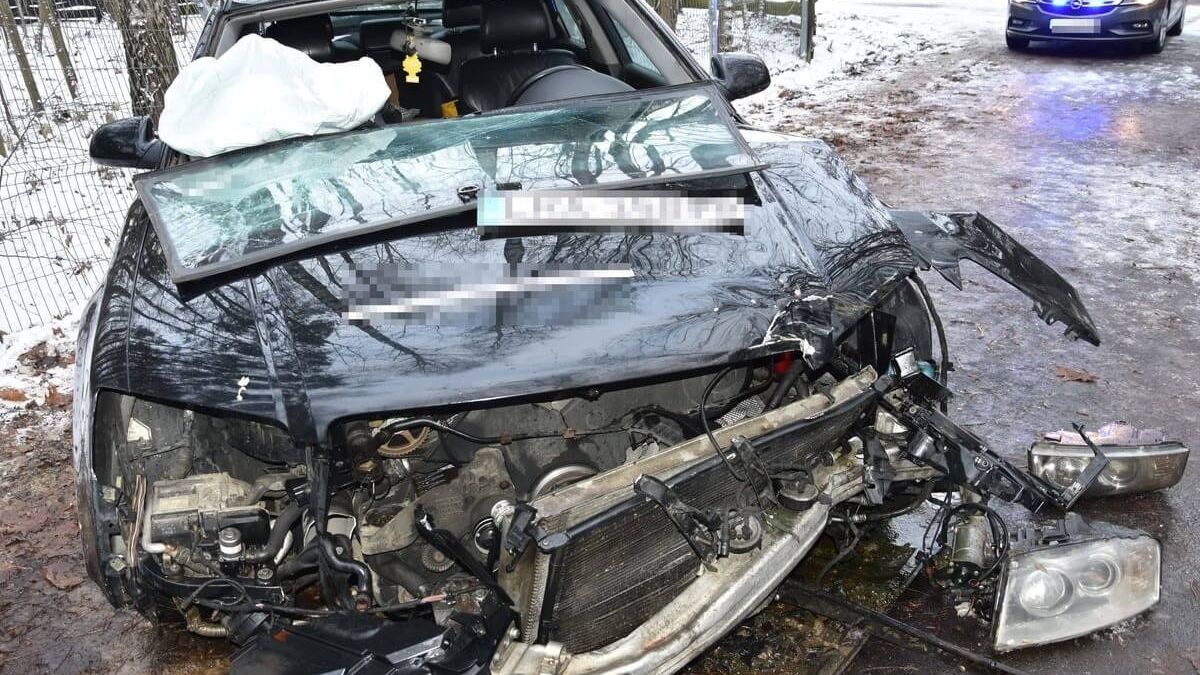 Uliczny drifter zniszczył Audi kolegi
