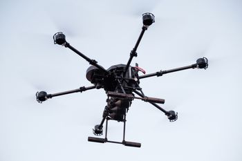 Atak na zaplecze Amerykanów. Jeden dron się przedarł
