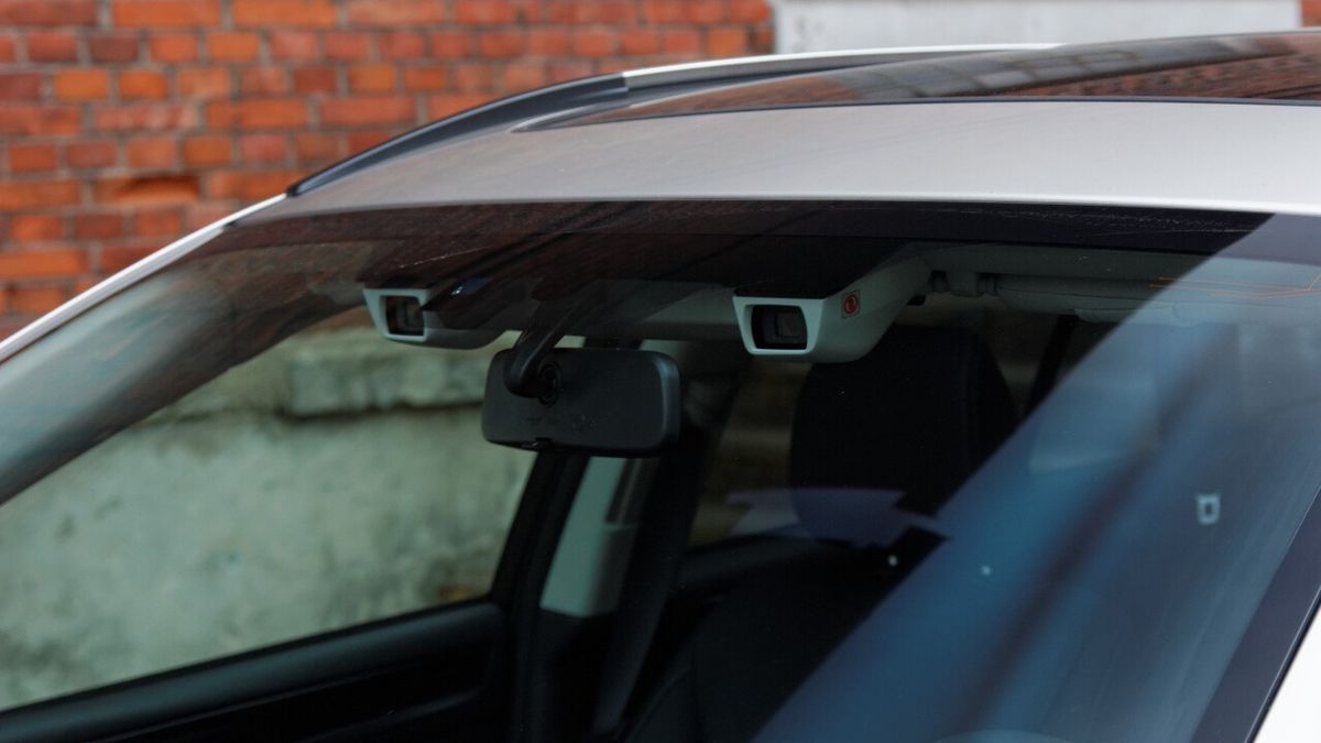 Radary i kamery w samochodach nie zawsze wykrywają motocykle