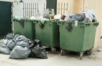 Spółdzielnia zamontowała kamery przy śmietniku. Sąd zdecydował