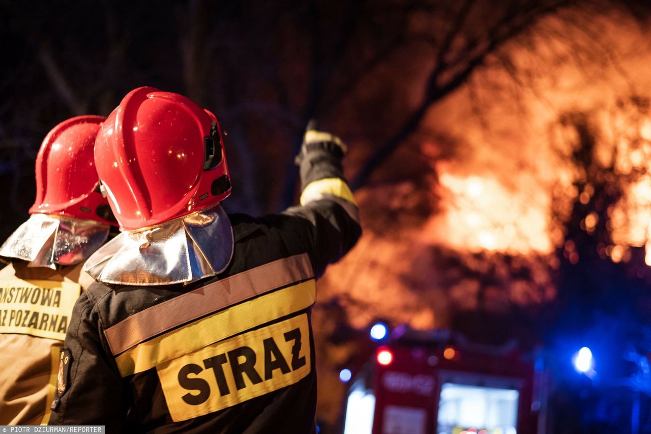 Wierzbięcice. Z pożaru domu ocalało osiem osób.  (zdjęcie ilustracyjne)