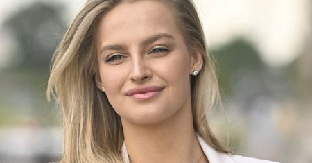 "Teddy coat" robi furorę. Teraz nie ma modniejszego płaszcza