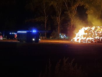 Legnica: 13-latek spod Legnicy podpalił baloty siana. Efekt "zabawy"? Potężny pożar i straty na 125 tys. złotych