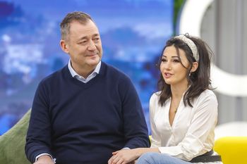 Ma młodszą o 20 lat żonę. "Spłaciłam pięciu komorników"