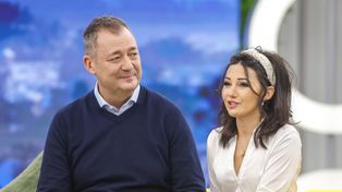 Ma młodszą o 20 lat żonę. "Spłaciłam pięciu komorników"