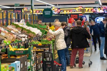 Tańsze zakupy dla seniorów. Wystarczy jedna rzecz