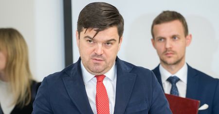 Odchodził w trakcie afery. Odnalazł się w NBP z nową pracą