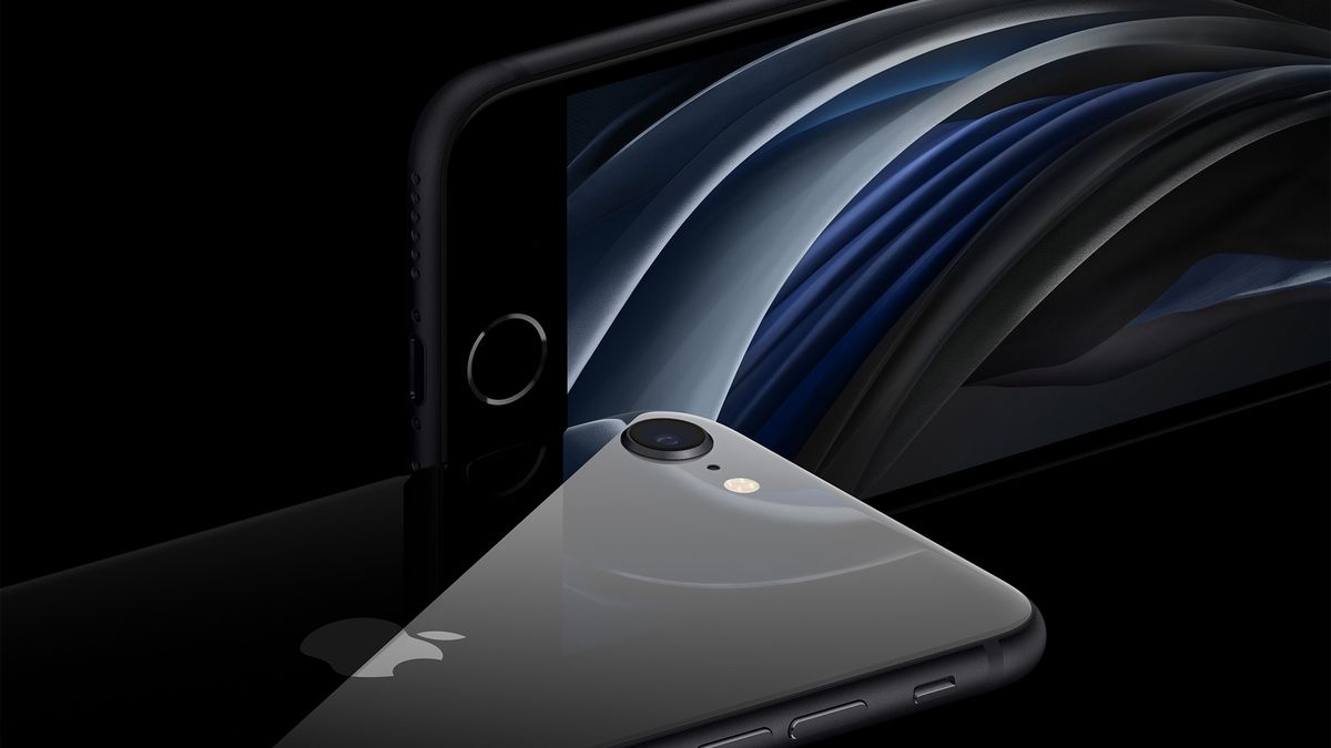 Apple pokazuje iPhone'a SE 2020, fot. Apple