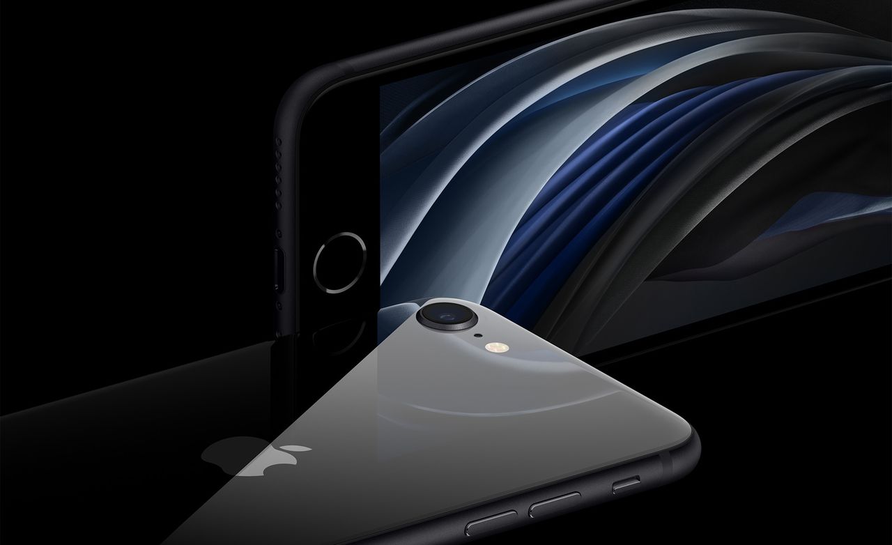 Apple pokazuje iPhone'a SE 2020, fot. Apple