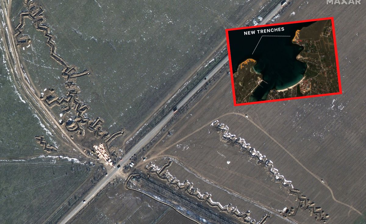 Najnowsze zdjęcia satelitarne wskazują, że Rosjanie przygotowują się do obrony Krymu. 