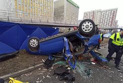Koszmarny wypadek w Katowicach. Nieprzytomny kierowca w ciężkim stanie i samochód do kasacji