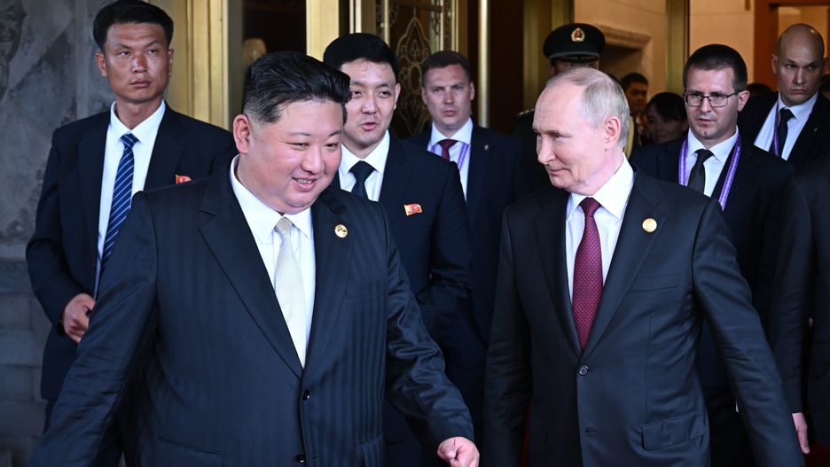 Russian President Vladimir Putin and North Korean leader Kim Jong Un meet in Beijing
epa12347843 Russian President Vladimir Putin (R) and North Korean leader Kim Jong Un walk following their meeting at the Diaoyutai State Guesthouse, on the occasion of the 80th anniversary of victory in the Chinese People's War of Resistance against Japanese Aggression and the end of World War Two, in Beijing, China, 03 September 2025.  EPA/SERGEY BOBYLEV/SPUTNIK/KREMLIN POOL MANDATORY CREDIT 
Dostawca: PAP/EPA.
SERGEY BOBYLEV/SPUTNIK/KREMLIN POOL
War, China, Japan, Anniversary, Parade