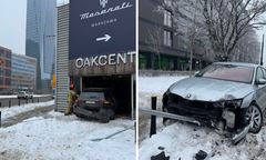 Mercedes wjechał do sklepu. Groźne zderzenie w Warszawie