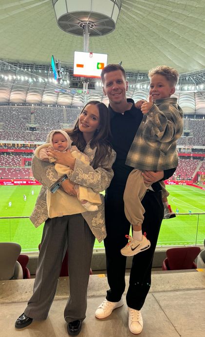 Marina i Wojciech Szczęśni z dziećmi