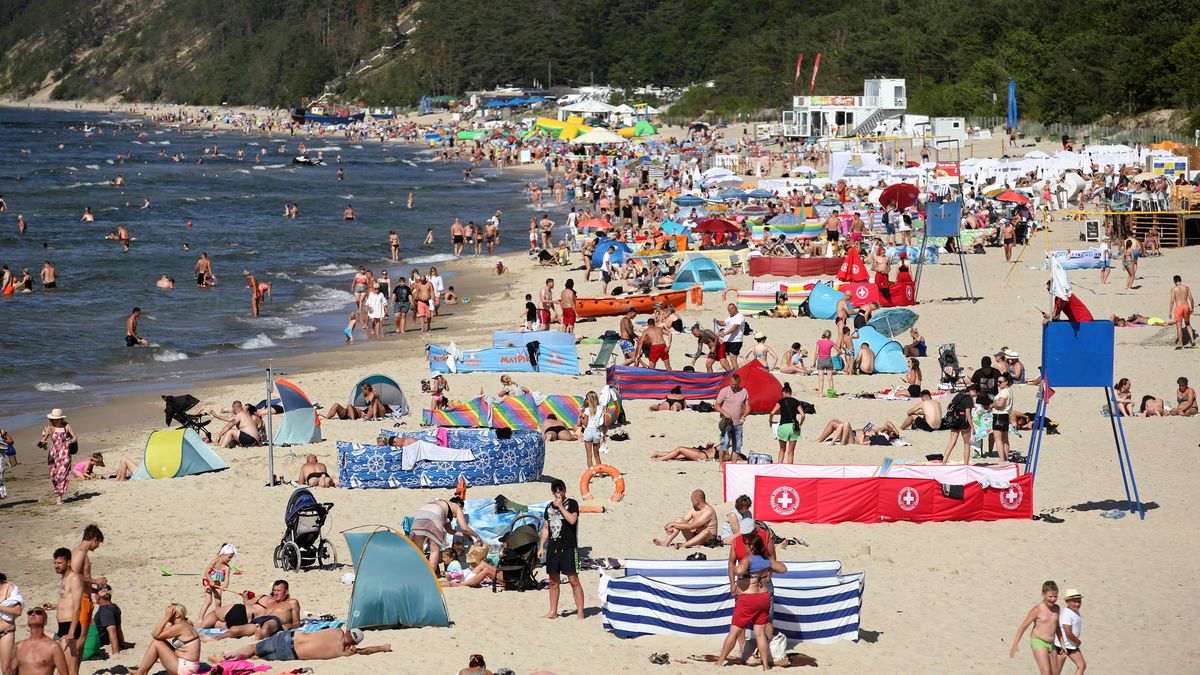 Plaża w Międzyzdrojach. To miasteczko pokochali Niemcy