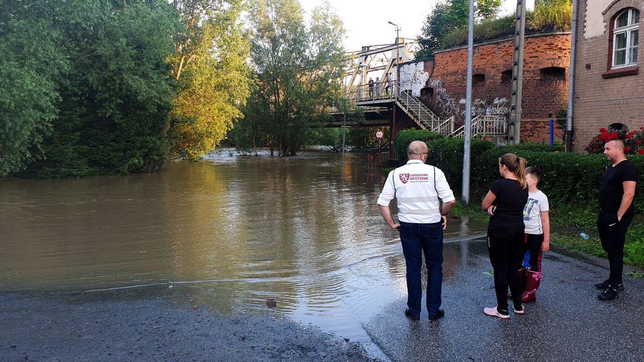 Dolny Śląsk. Kłodzko mierzy się z powodzią. Burmistrz apeluje do mieszkańców o rozwagę