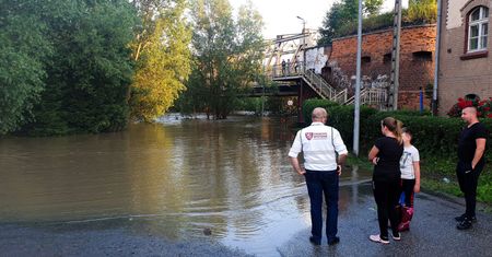 Dolny Śląsk. Kłodzko mierzy się z powodzią. Burmistrz apeluje do mieszkańców o rozwagę