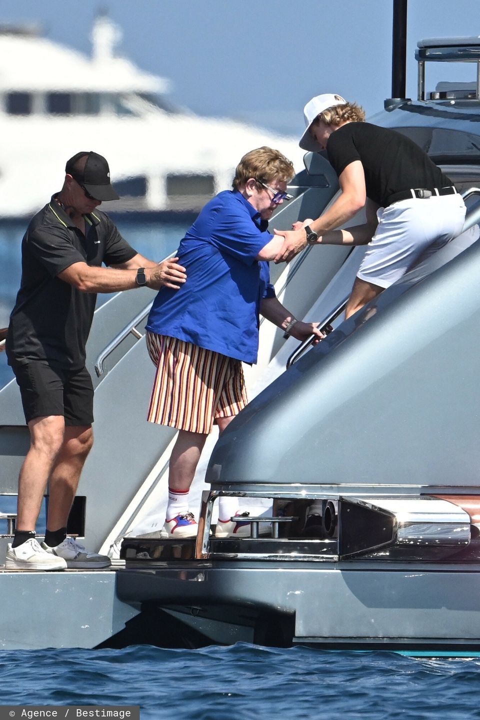 Elton John z mężem i synami w Cannes