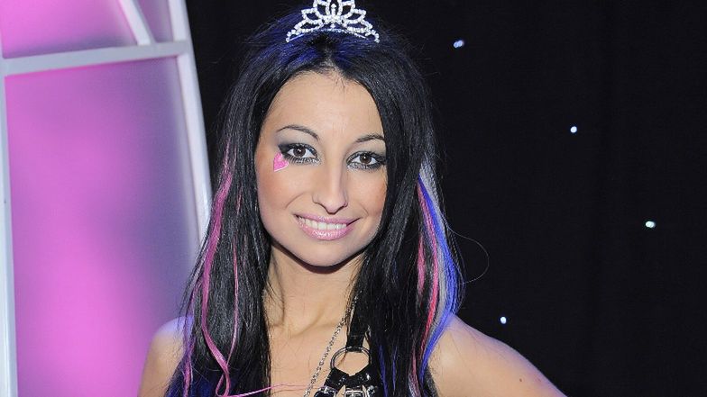 Jola Rutowicz pozuje w sukni ślubnej