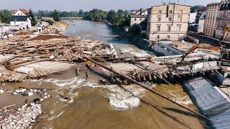 Powódź nie omija dróg i torów. Minister podał szacunkowe straty w infrastrukturze